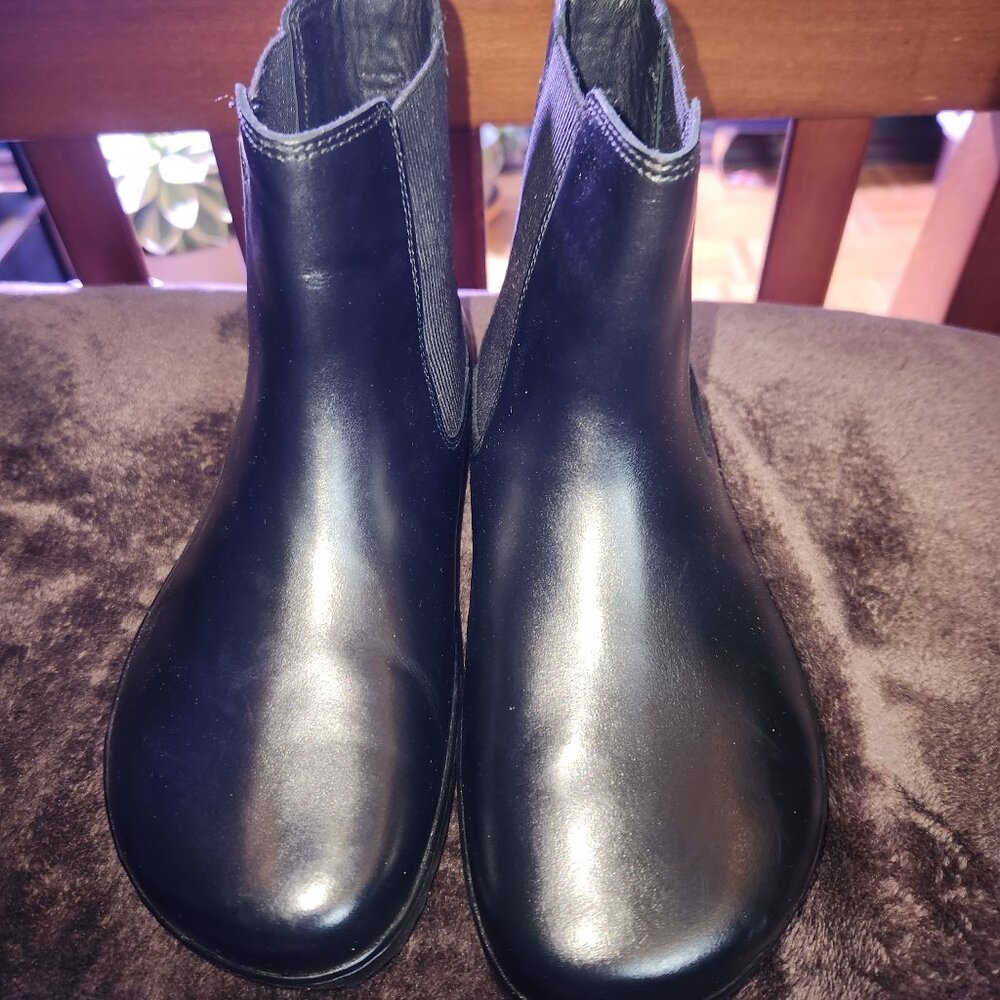 Belenka Barefoot Glam Chelsea shoes size 7 woman's